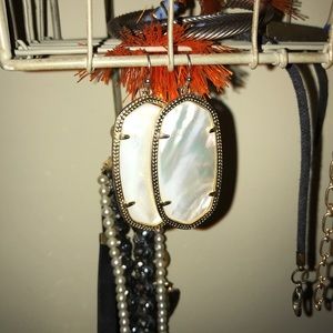 Kendra Scott Ivory pearl Danielle earrings!